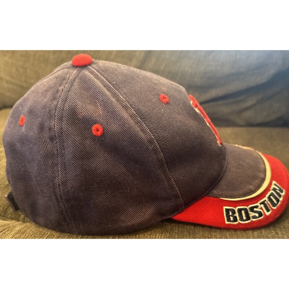 Boston Red Sox MLB Genuine Merchandise, Adjustable Strapback Hat‎ Cap Socks
